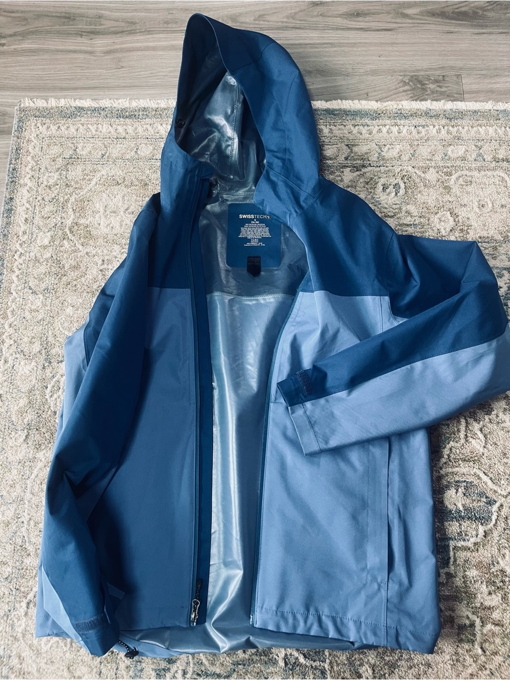 Men’s Waterproof Shell Rain Jacket . Small NWOT
